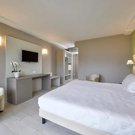 Park Casimiro 4* Сан-Феличе-дель-Бенако