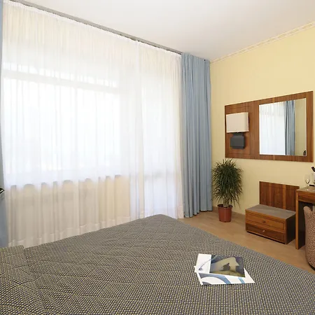 Park Casimiro Отель 4*